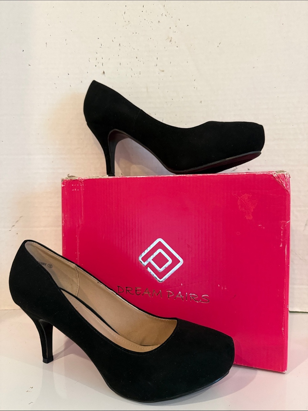 New in Box - Dream Pairs Black Suede Mid Heel 3” Pumps (sz 10)